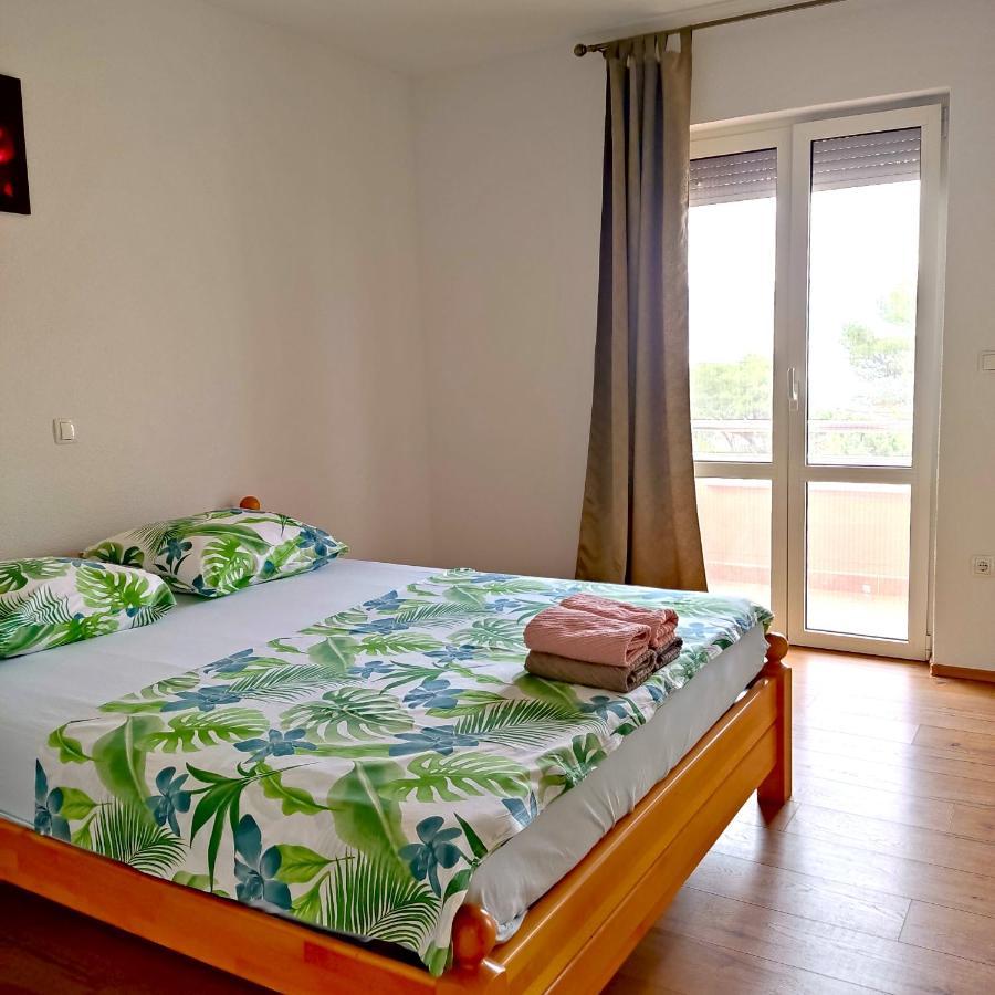 Apartments Panorama With Seasonal Pool Slatine Exterior foto